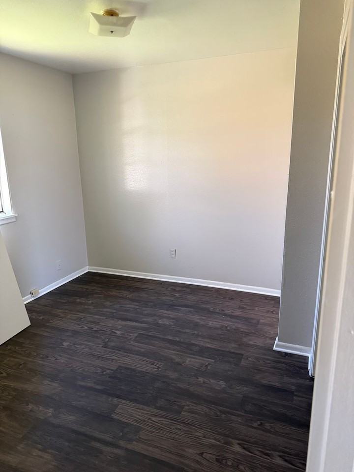 745 Tecumseh Trl #745 - Photo 2 of 5