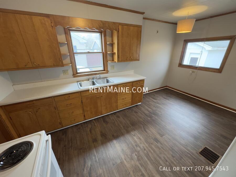 335 14th St - Photo 2 of 15