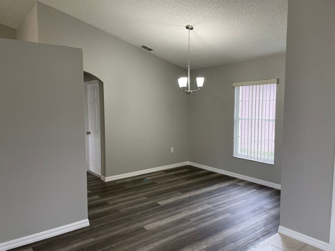 5422 Harmony Ln - Photo 4 of 38