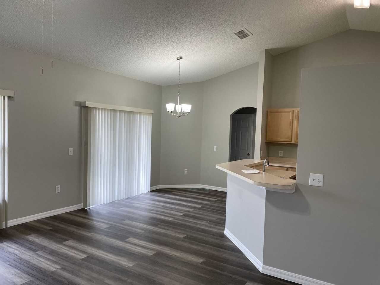 5422 Harmony Ln - Photo 5 of 38