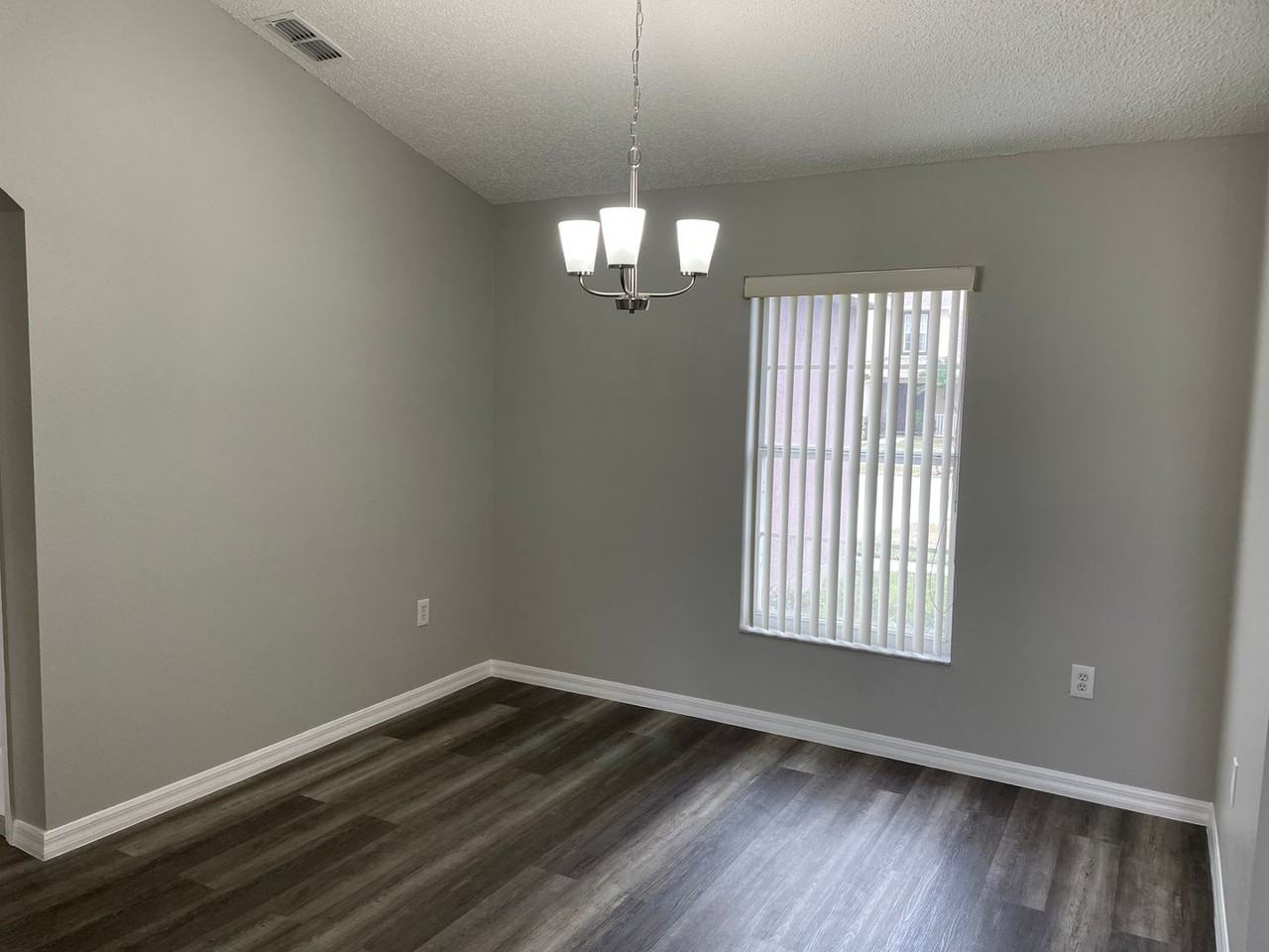 5422 Harmony Ln - Photo 6 of 38