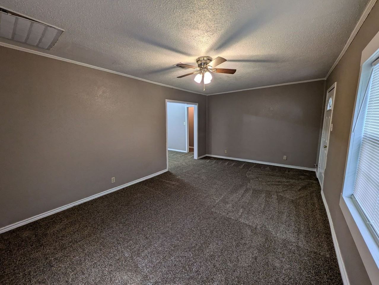 3100 30th St - Photo 3 of 17