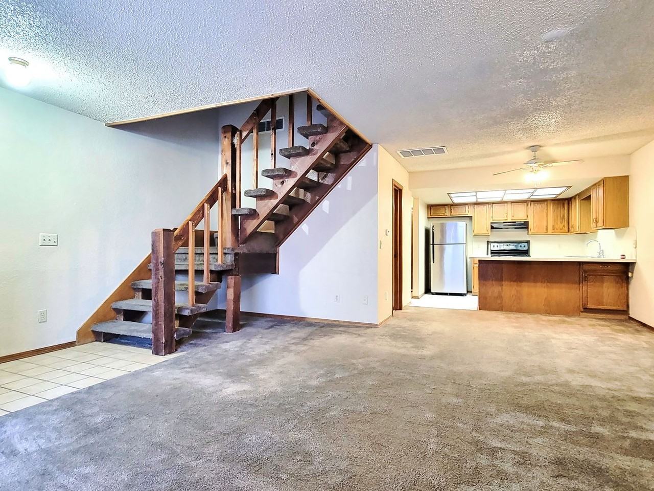 14011 Fairhill Ave - Photo 5 of 24