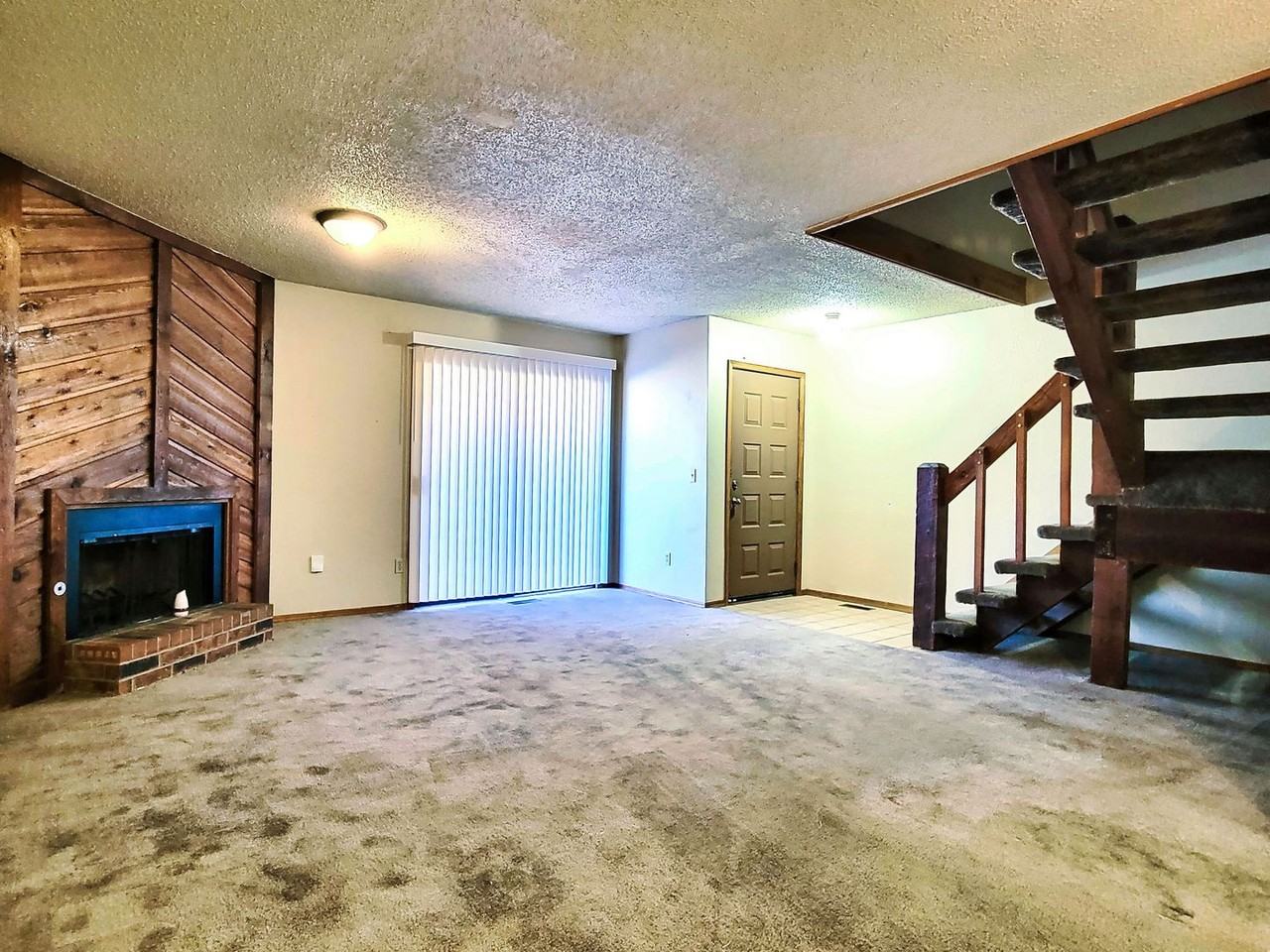 14011 Fairhill Ave - Photo 6 of 24