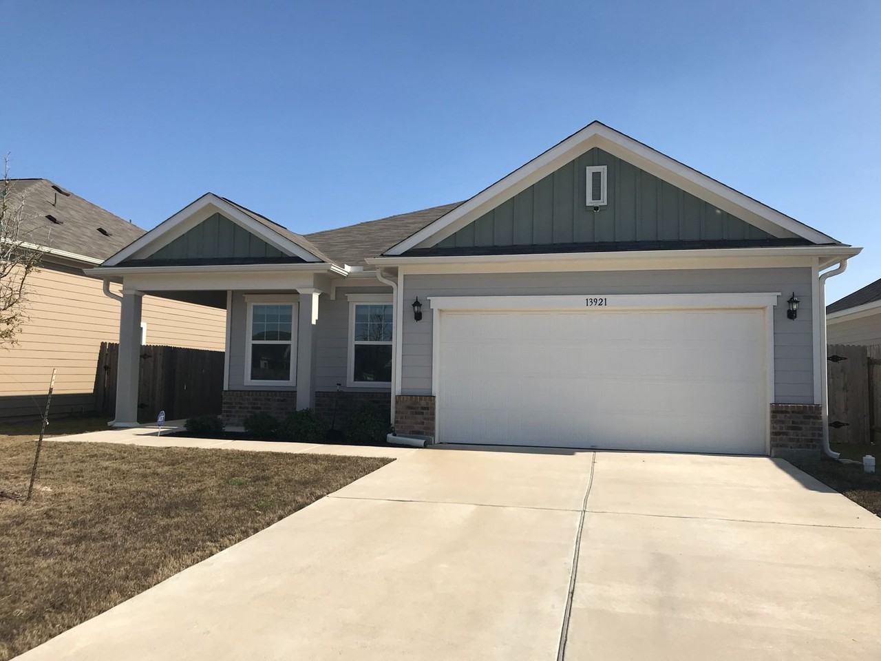 13921 Mark Christopher Way - Photo 2 of 16