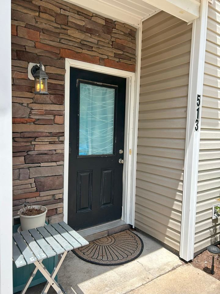 513 N Green St - Photo 3 of 22