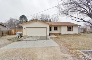 featured image of 2616 Airport Ave