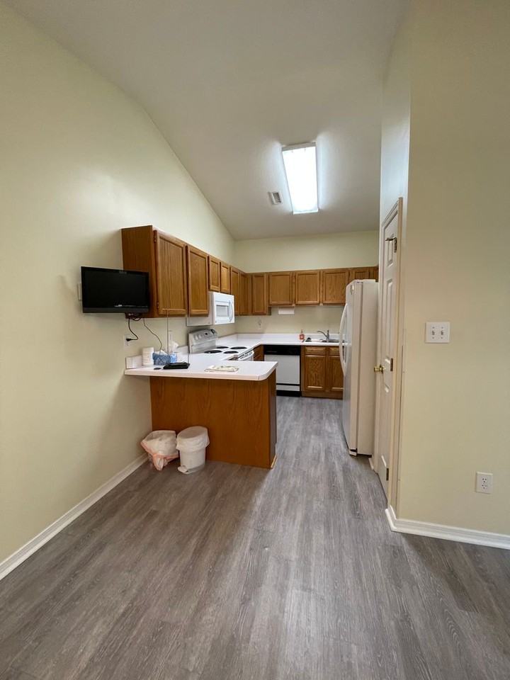 623 Ravencrest Dr - Photo 2 of 28