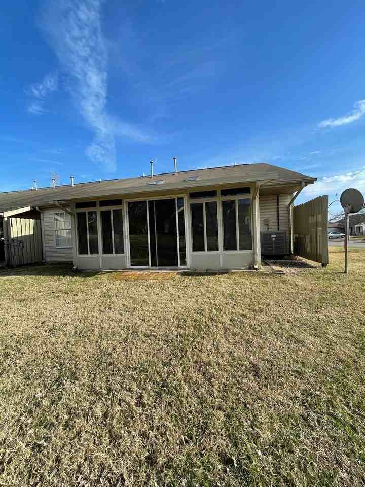 623 Ravencrest Dr - Photo 5 of 28