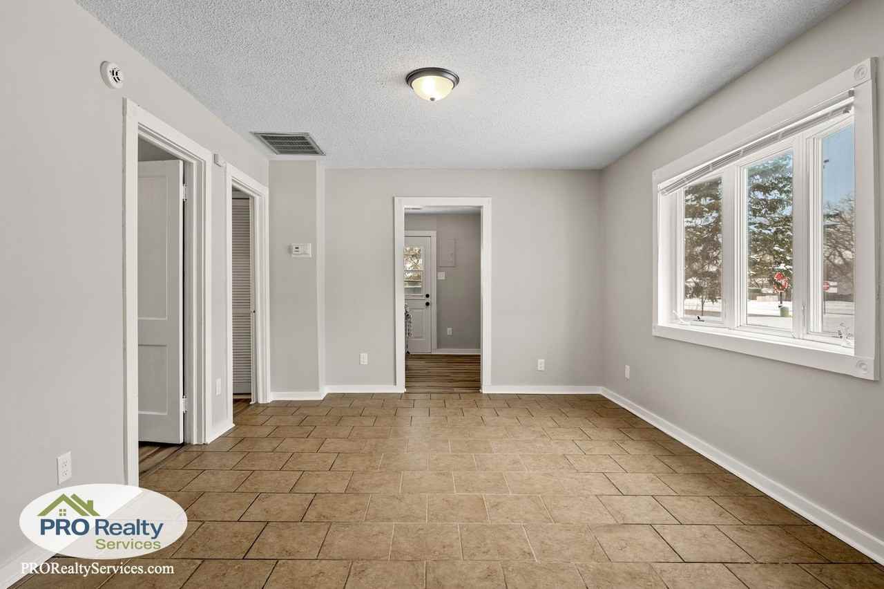 10807 Foley Blvd Nw - Photo 3 of 26