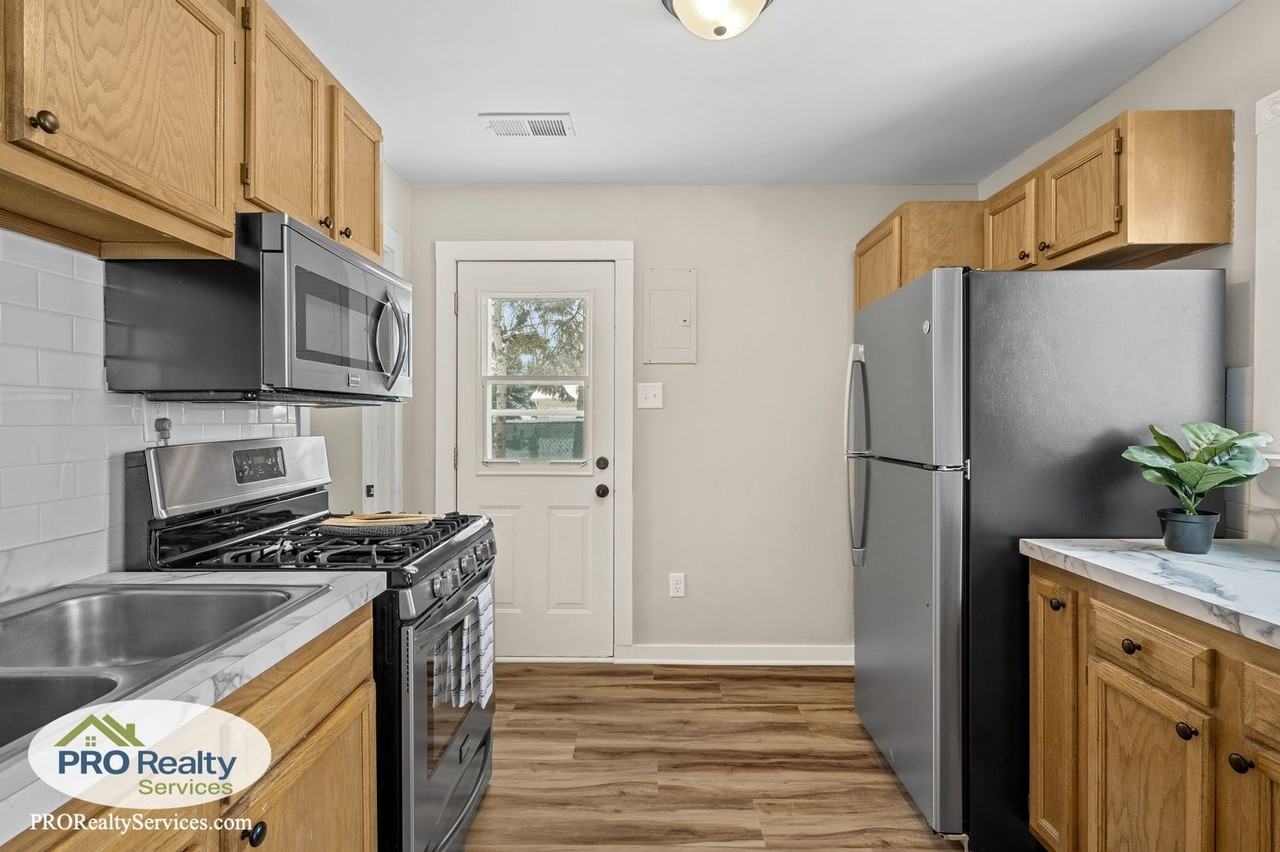 10807 Foley Blvd Nw - Photo 6 of 26