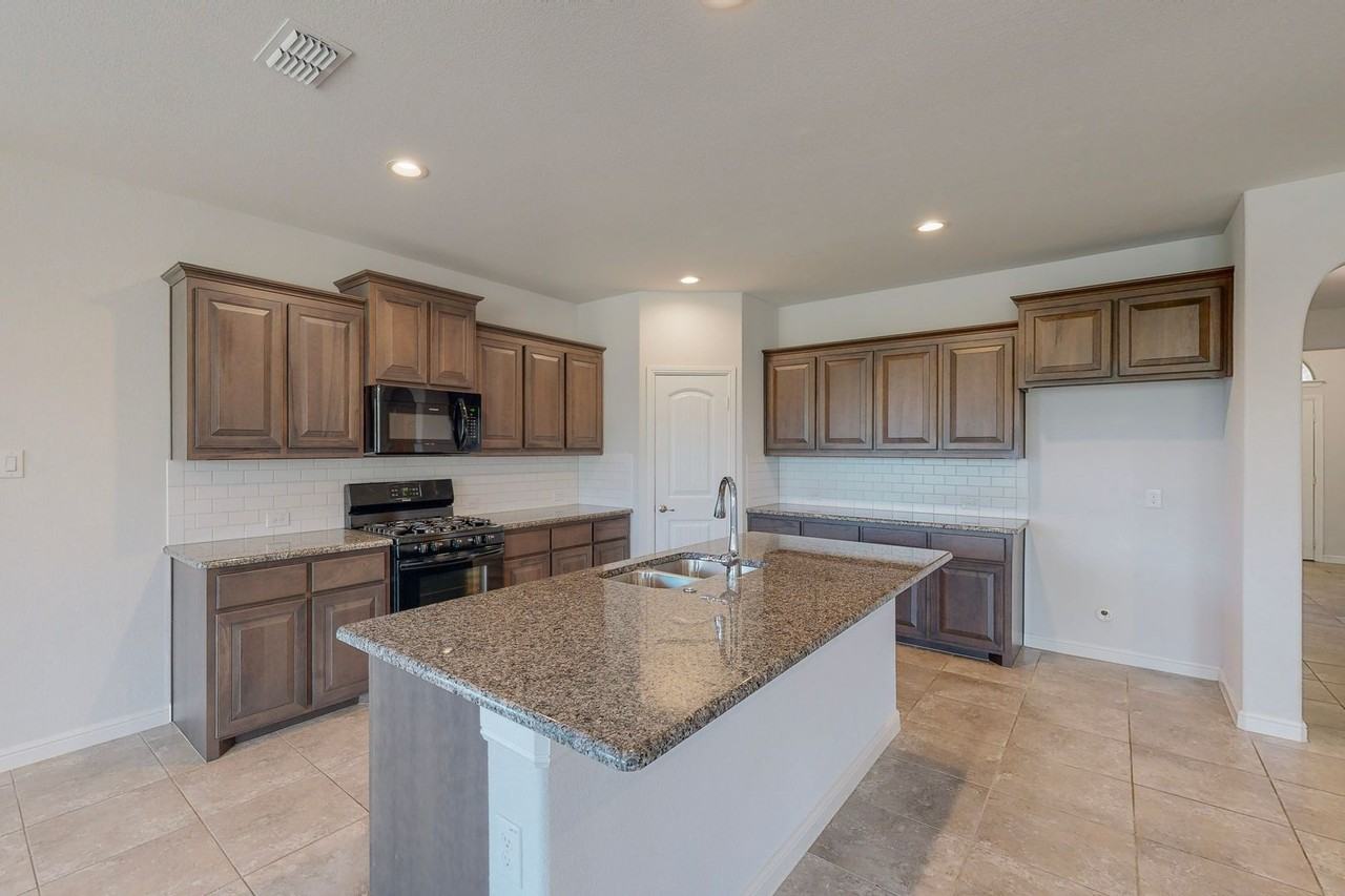 4500 Eaglestone Way - Photo 4 of 27