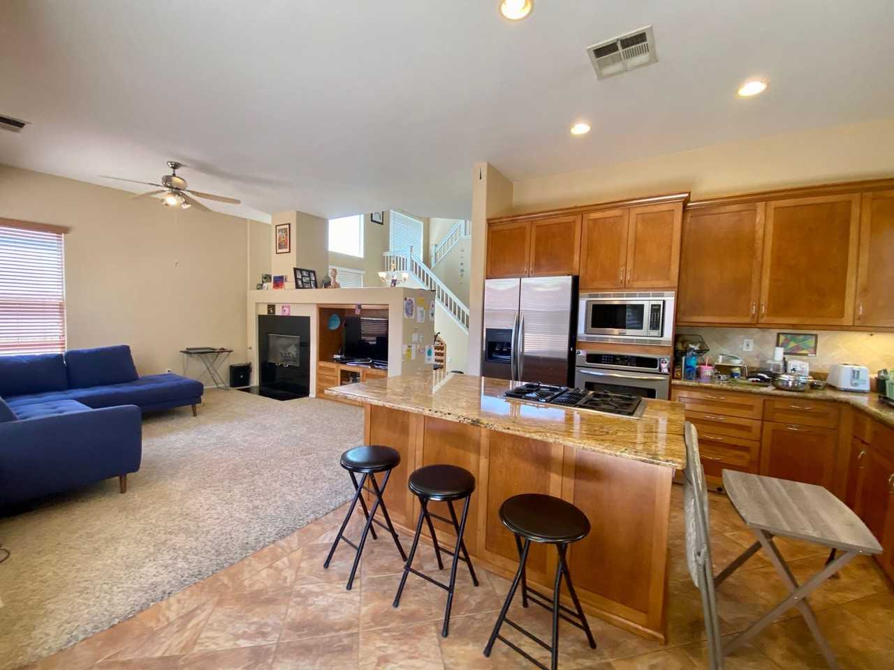 12061 Daymark Ct - Photo 7 of 41