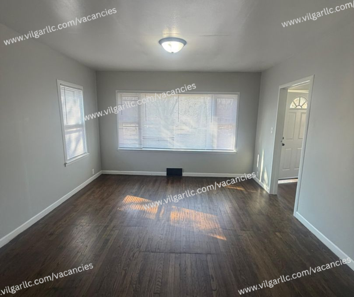 4639 Connecticut St - Photo 5 of 25