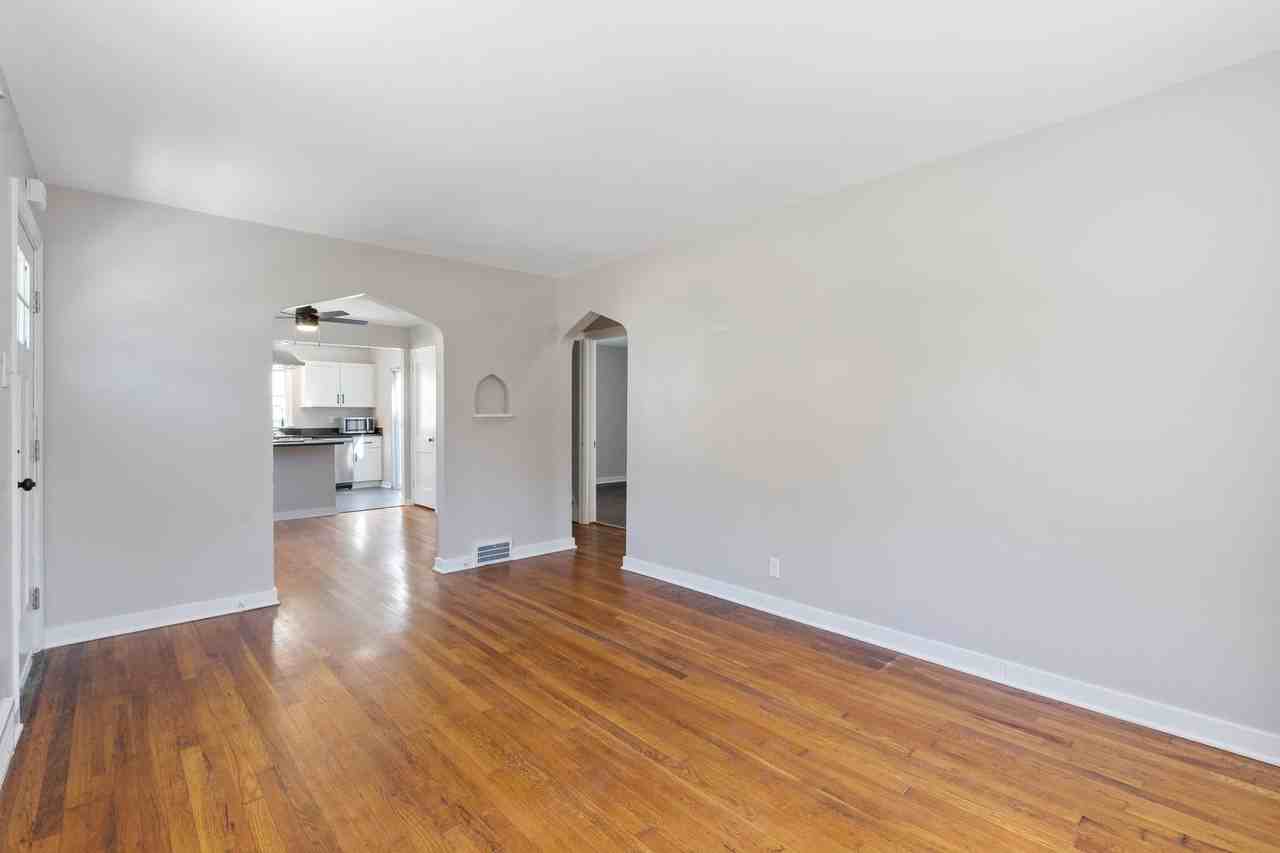 2316 Kingwood St - Photo 2 of 27