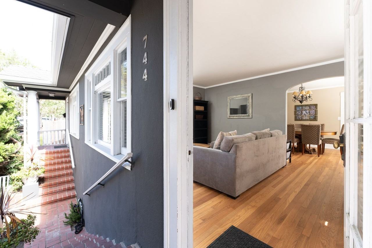 744/746 Lighthouse Avenue - Photo 4 of 20