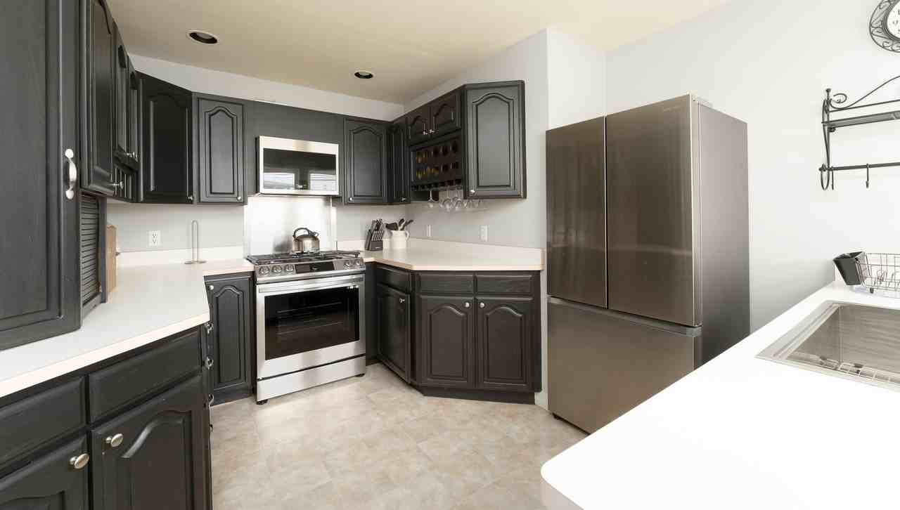 744/746 Lighthouse Avenue - Photo 6 of 20