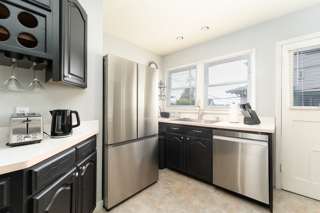 744/746 Lighthouse Avenue - Photo 7 of 20