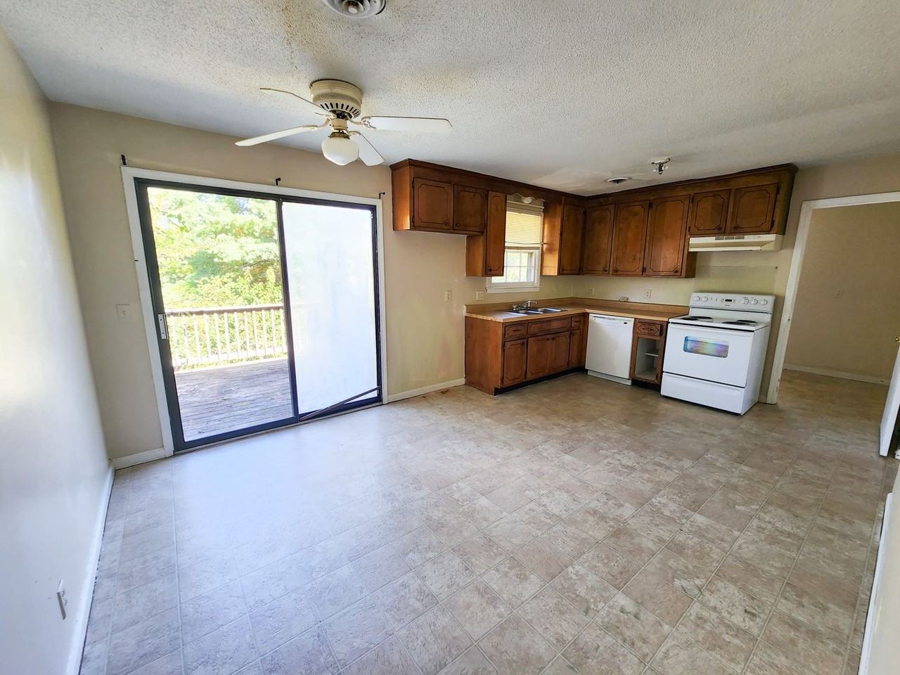 710 Heidi Ct - Photo 3 of 16