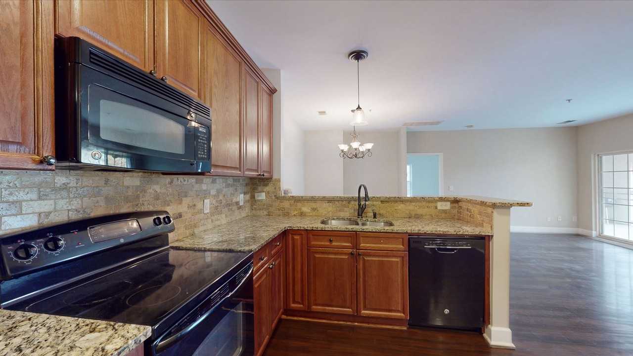 7231 Althorp Way - Photo 4 of 16