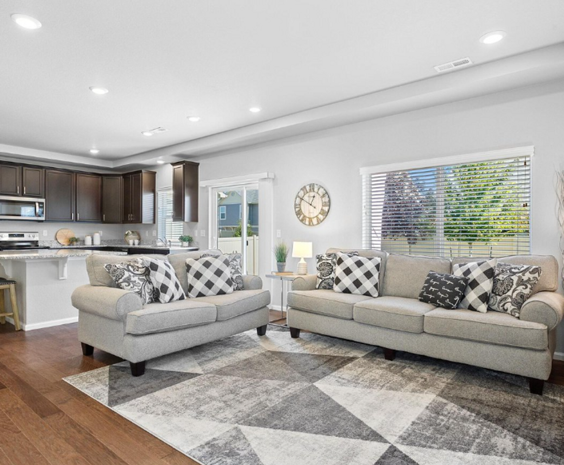 3641 Candlewood Dr - Photo 3 of 21