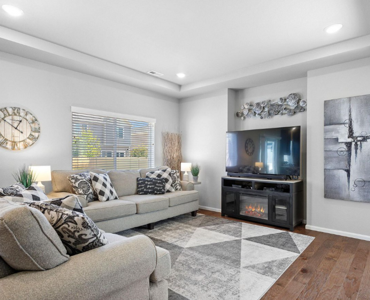 3641 Candlewood Dr - Photo 4 of 21