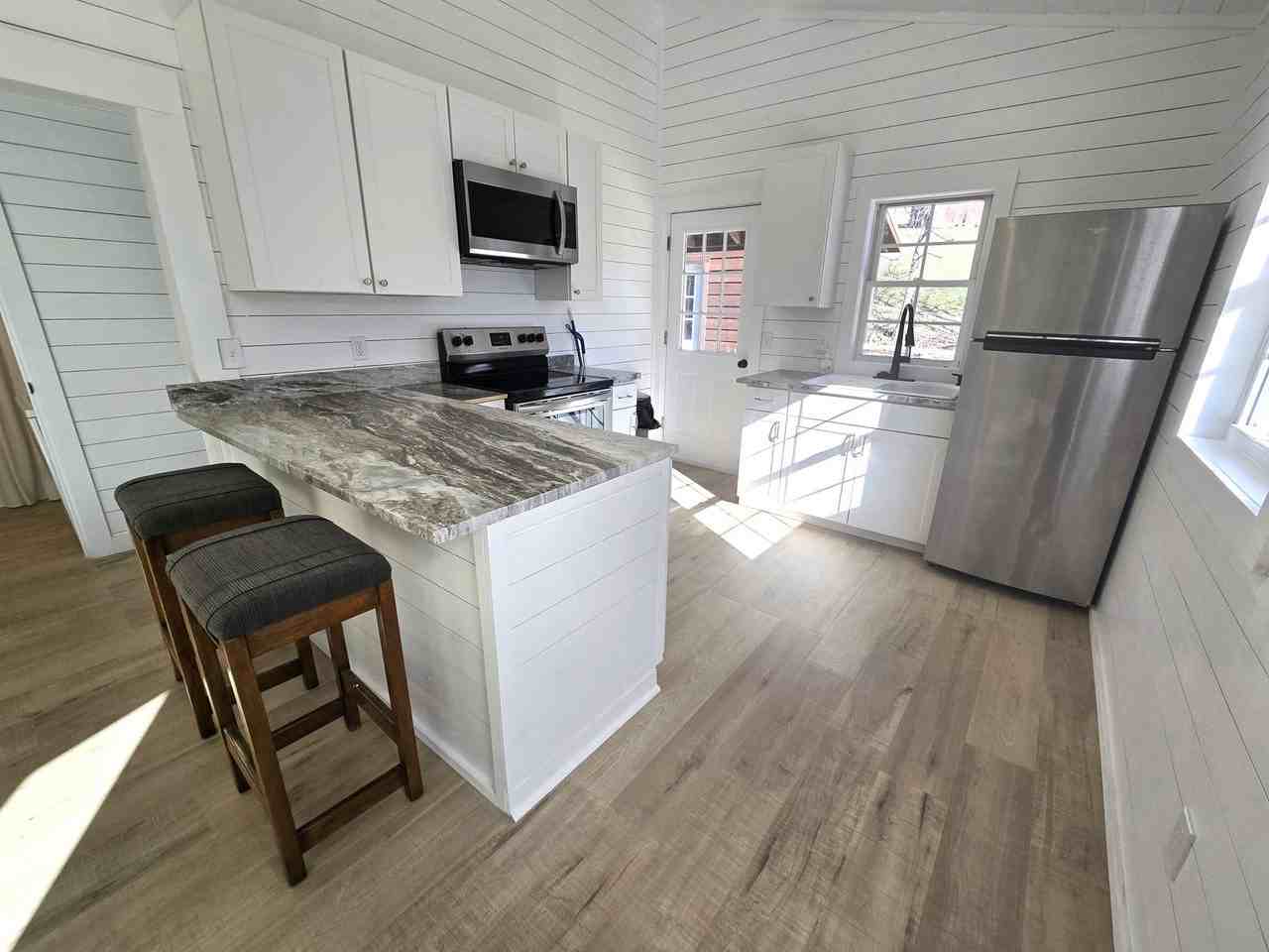 124 Tilley Rd - Photo 4 of 13