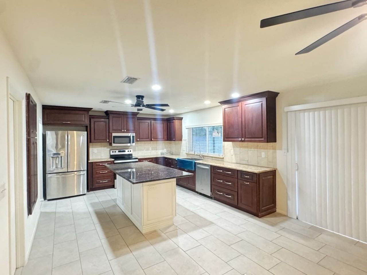 4816 S Taylor Dr - Photo 2 of 24