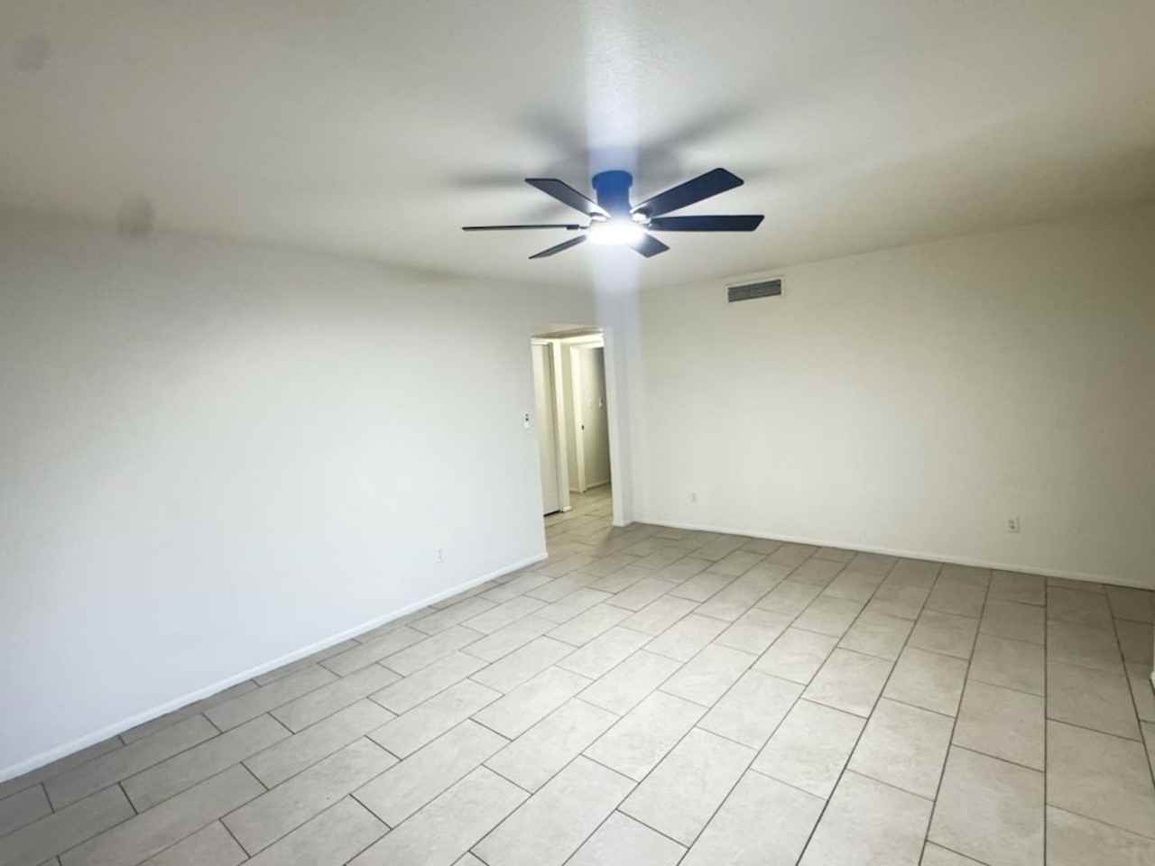 4816 S Taylor Dr - Photo 5 of 24