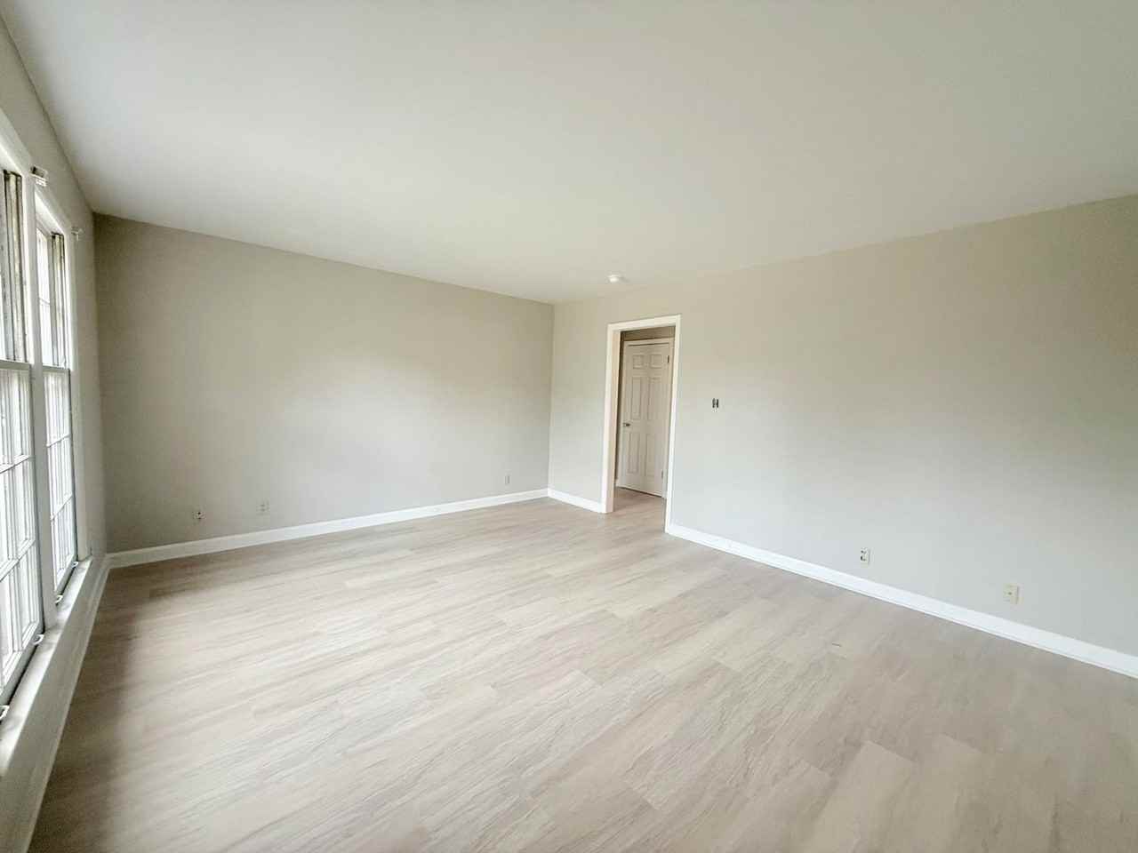 3819 Rosehaven Dr - Photo 2 of 9