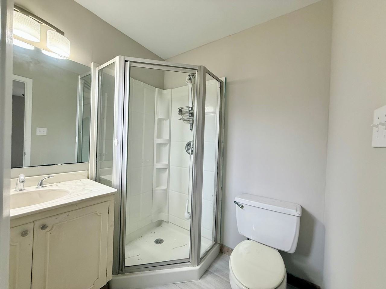 3819 Rosehaven Dr - Photo 6 of 9