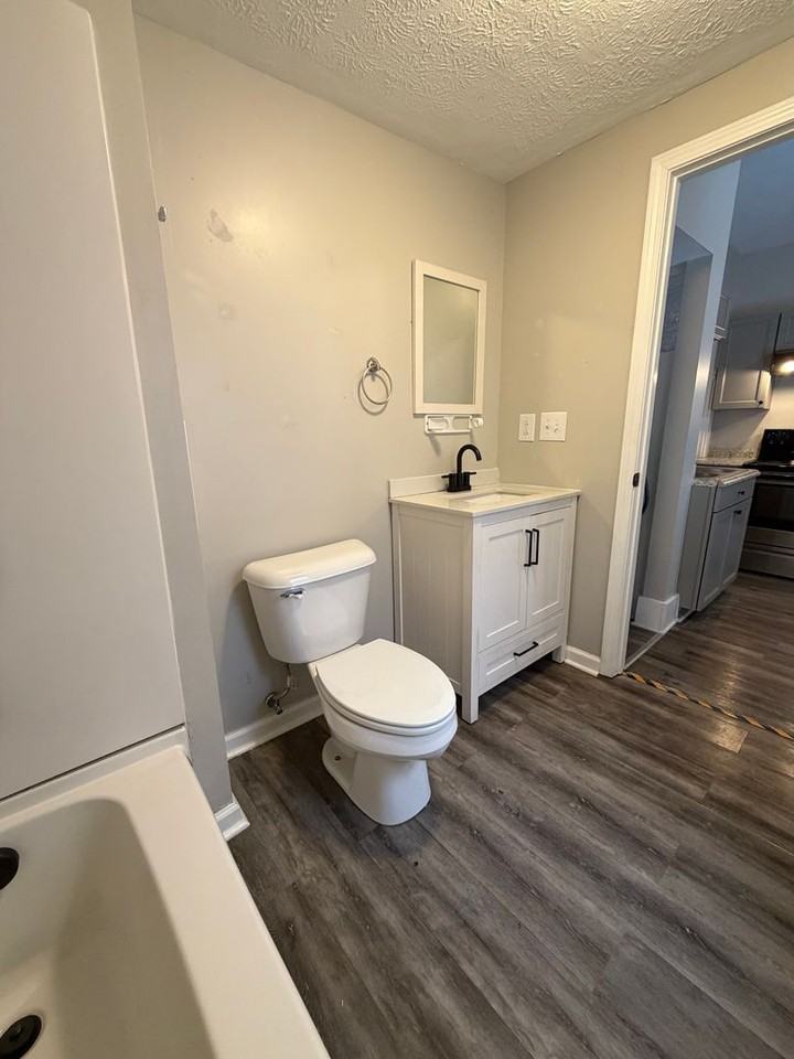 215 W Todd St - Photo 3 of 16