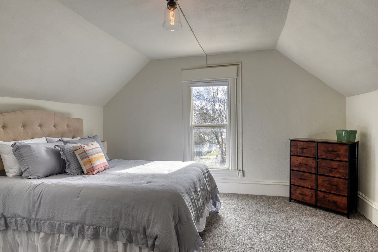 1208 W Providence Ave - Photo 6 of 6