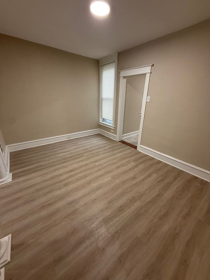 5542 Blakemore St - Photo 5 of 15