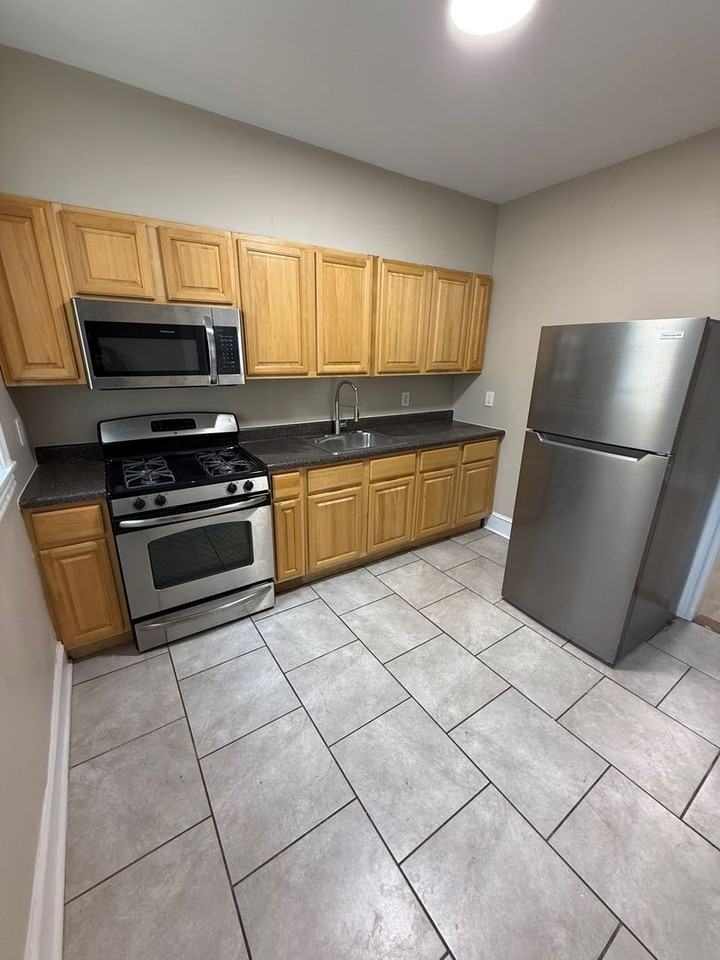 5542 Blakemore St - Photo 6 of 15