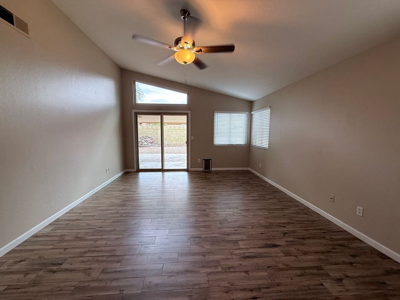 2307 W Gail Dr - Photo 7 of 23