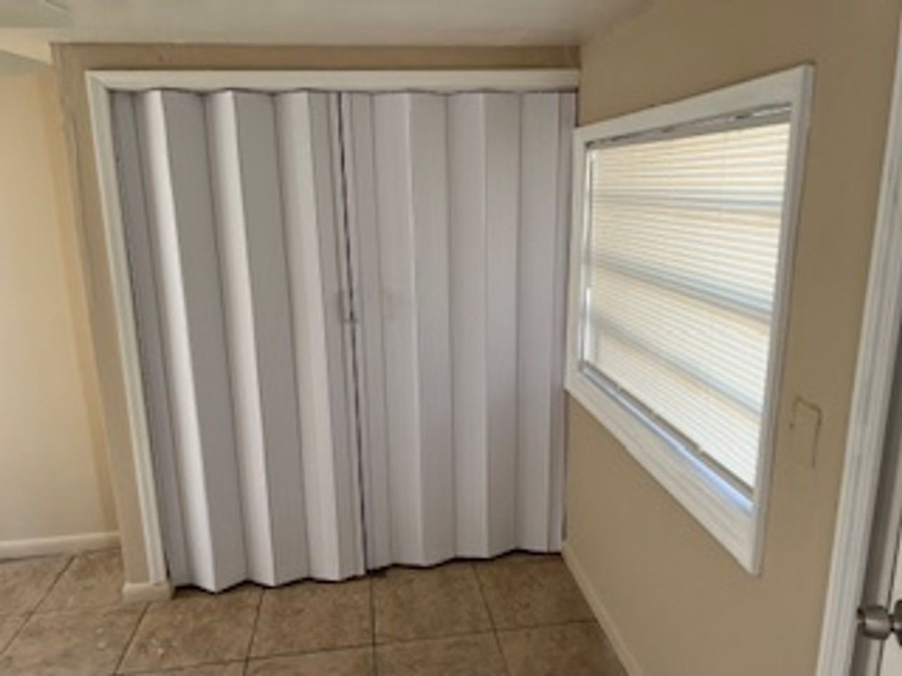 3310 Lexington St - Photo 5 of 20