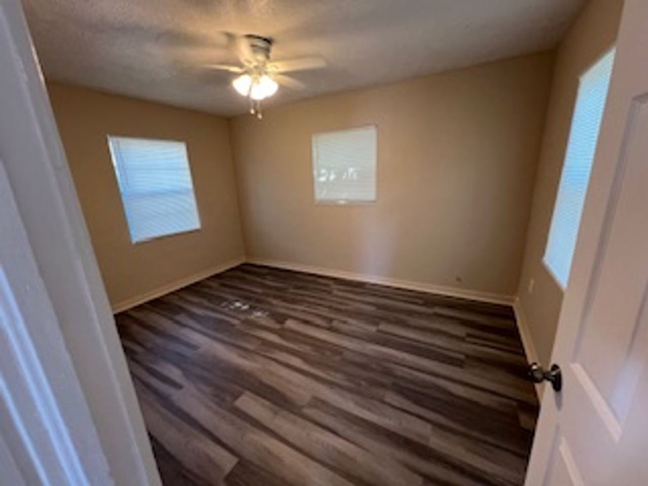 3310 Lexington St - Photo 7 of 20