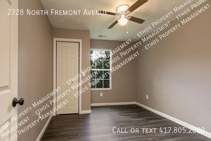 2728 N Fremont Ave - Photo 7 of 9