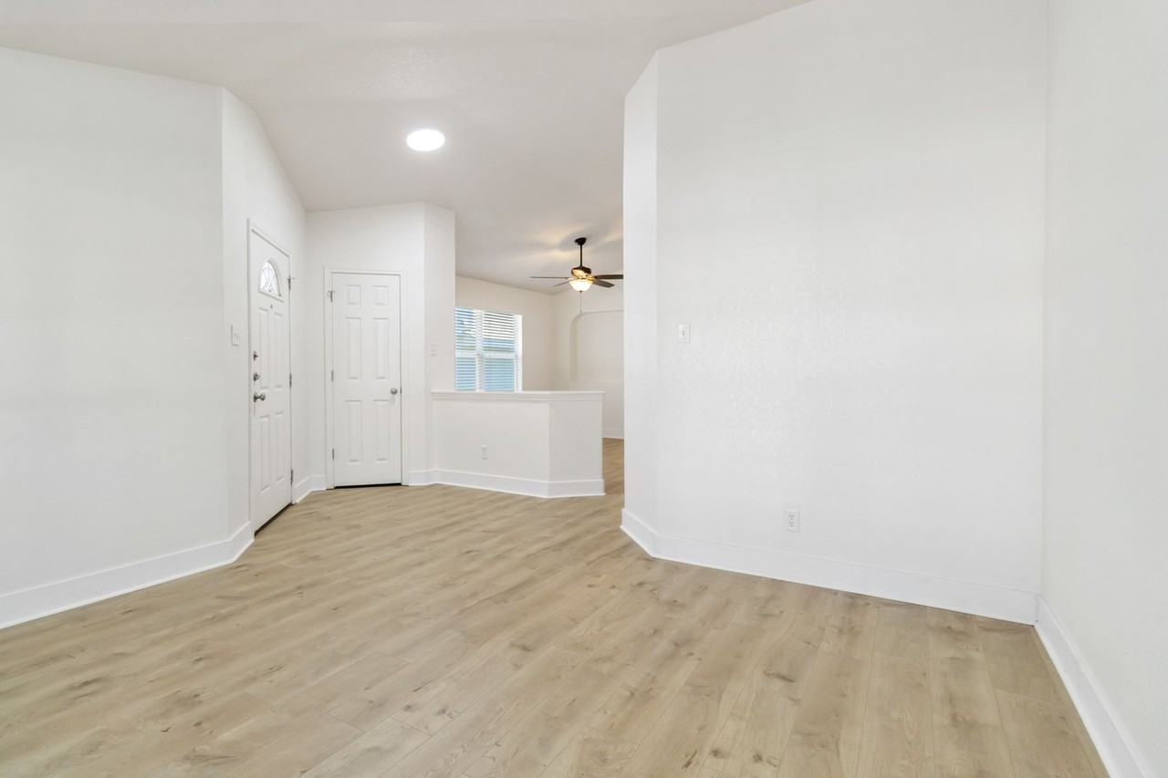 7330 Concerto Dr - Photo 7 of 41