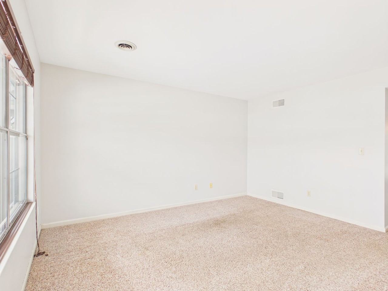 108 Easterly Dr - Photo 7 of 23