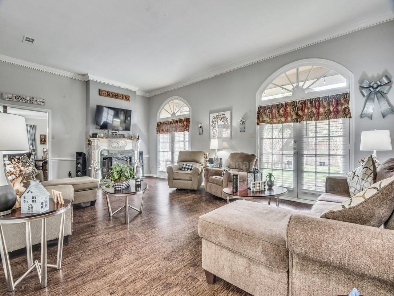 4009 Villa Grove Dr - Photo 3 of 19