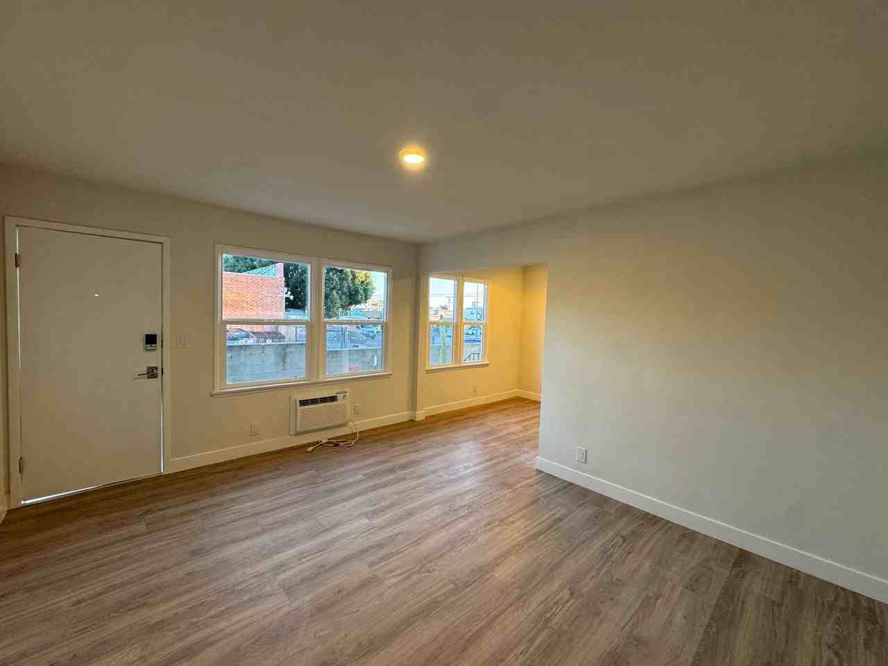 3414 Overland - Photo 4 of 17