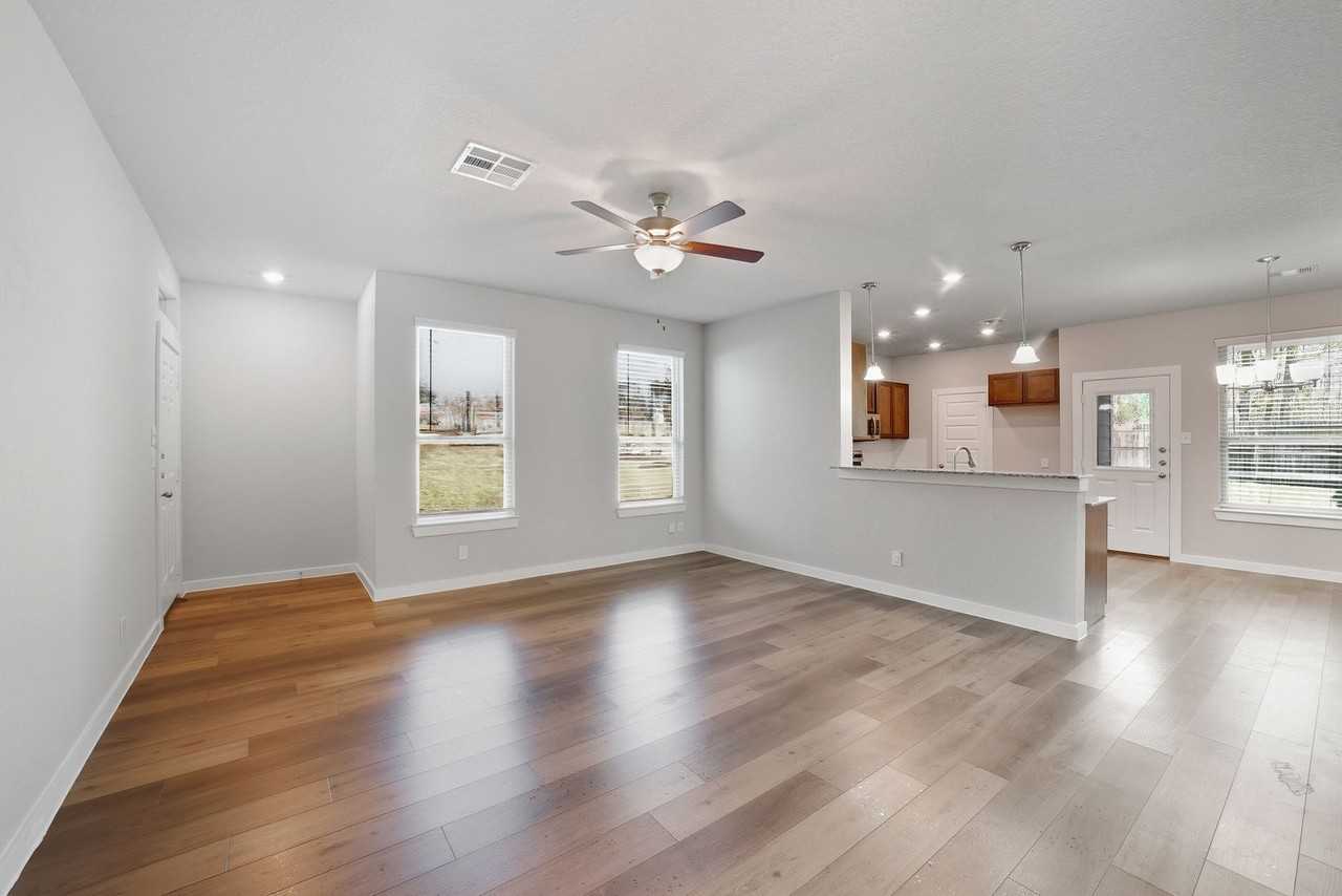 25172 Pacific Wren Dr - Photo 5 of 29