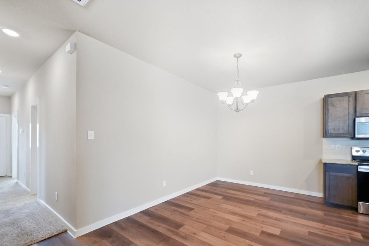 9709 Grosbeak Ln - Photo 5 of 29