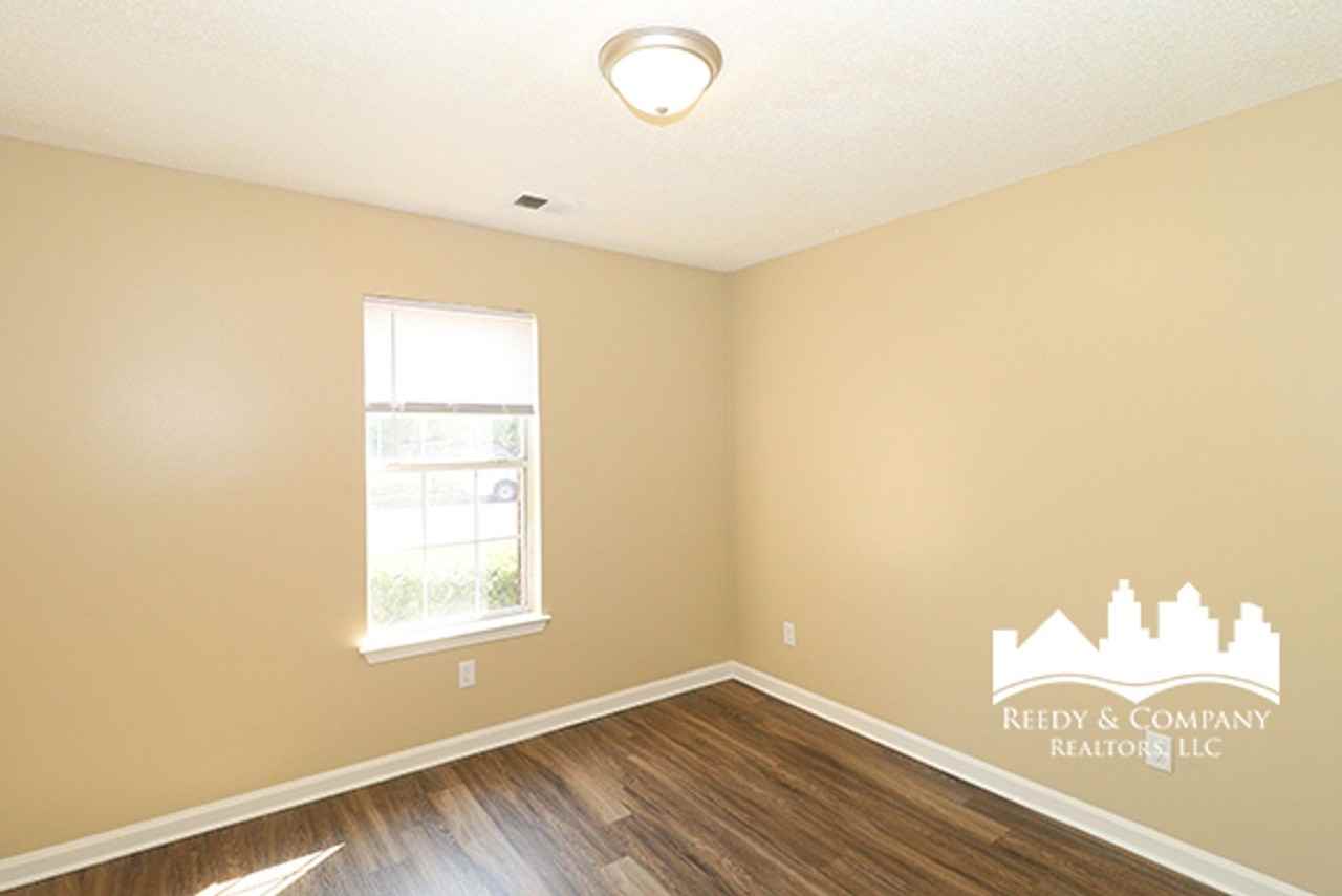 275 Gracewood St - Photo 6 of 15