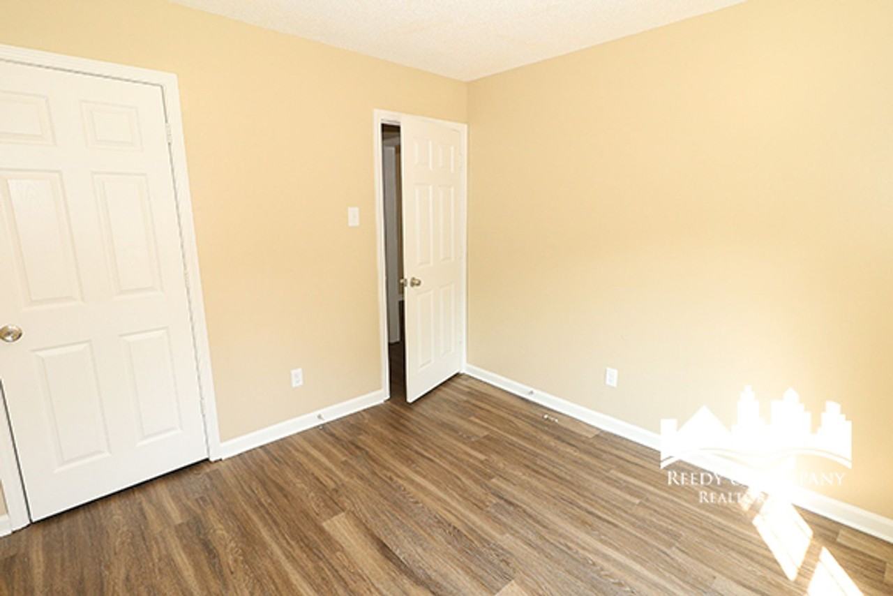 275 Gracewood St - Photo 7 of 15