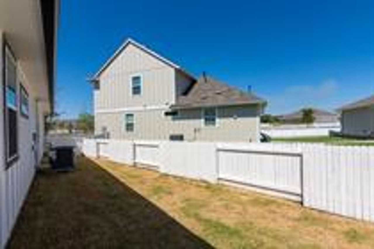 350 Fabion St - Photo 2 of 12