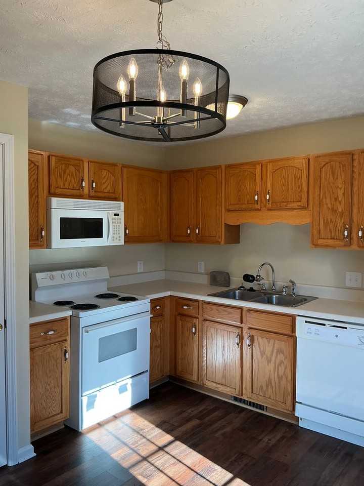 1006 Bobcat Dr - Photo 3 of 19