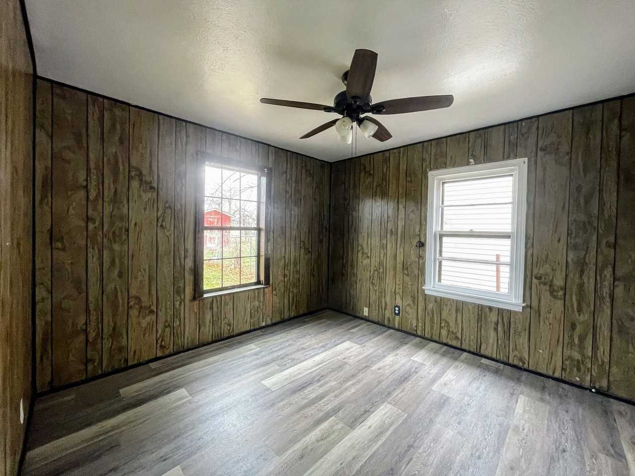 307 34th St - Photo 7 of 20